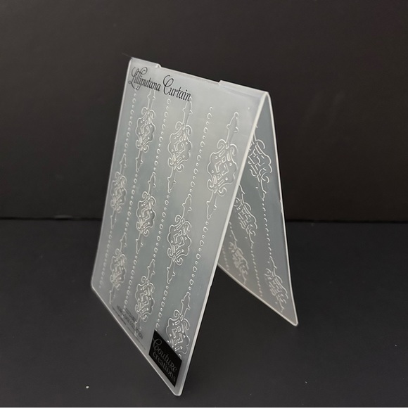 Couture Creations 4” x 6” embossing folder - LILLIPUTANA CURTAIN - Picture 5 of 7